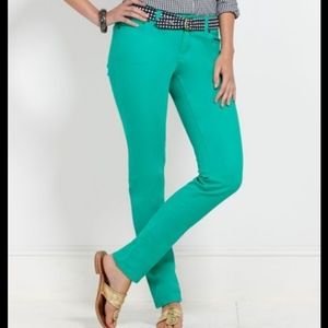 Vineyard Vines women color denim!